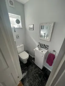 Beautiful spacious 2 Bedroom townhouse - Image 3