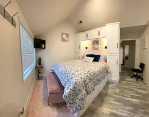 Unique-Studio Apt. Across OHSU Hospital - Image 3