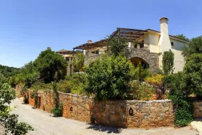 Romantic Holiday Home in Drosia - Image 3