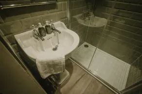 Countryside views, Rural first floor cottage - Image 5
