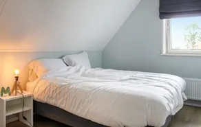 De Sinnekening is a 6 person water villa - Image 4
