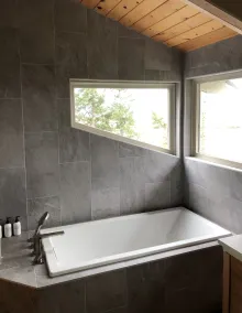 The Alpaca Retreat - Luxury farm house with water view! - Image 4