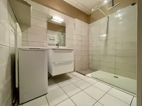 Cozy nature getaway: Renovated 3-bed house, garden, near hiking & activities in Saint-Julien-Molhesabate - Image 3