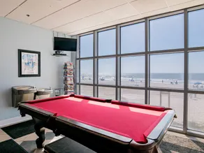 Superbe condo en bord de mer avec une vue imprenable. Profitez des vues de presque toutes les pièces. Équipements de style resort avec chaque réservation! - Image 5