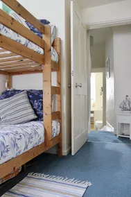 Holiday Cottage with seafront beach hut - sleeps 4 - Image 5