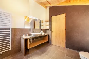 Apartment 'Huetterhof Herbischt' with Mountain View, Private Terrace and Wi-Fi - Image 4