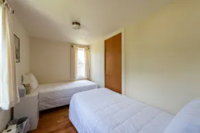 Lowell's Cove Cottage - Quaint 2BR Cottage short walk away from Lowell's Cove - Image 5