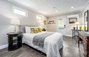 Lovely, clean and walkable in the town of Luray. - Image 4