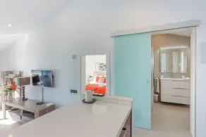 Bungalow en face de la mer avec deux chambres à coucher à Tenerife - Image 5