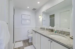 Situé au centre, condo de deux chambres - Image 2