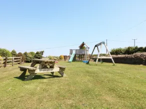 Oak Cottage - Image 2