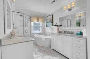 Award-Winning Resort Amenities | Yacht Harbor Court 4 - Image 4