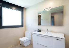 Careful and elegant decoration, with private pool and jacuzzi - Image 4