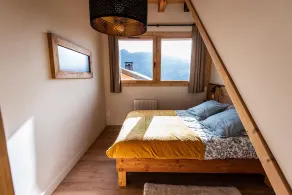 Chalet de Standing facing the mountains - Image 2
