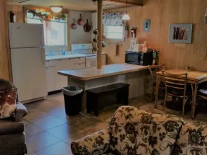 QUAINT COZY CABIN near East Fork, weekly and monthly rates, king bed, fireplace - Image 5