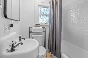 Deannies Cottage 2 Bedroom Cottage by RedAwning - Image 2