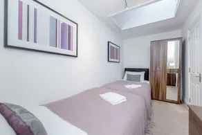 (3) Familles bienvenues, Parking gratuit, Wi-Fi gratuit, appartement moderne et commerces à proximité! - Image 4