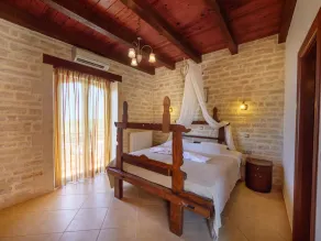 Impressive four bedroom stone house with swimming pool - Image 5