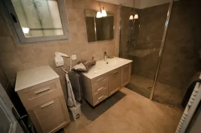3 ***** Häuser mit 10 Schlafzimmern und angrenzendem Badezimmer - Image 2