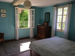Farmhouse with Private Pool and Fenced 1 Acre Garden - Image 2