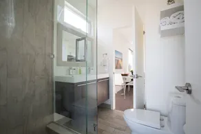Die eleganten und komfortablen brandneue 2 BETT- 2 BATH - Image 4