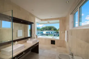 Beautiful modern  luxurious Villa.... ! - Image 2