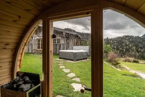 ChaletWK - Luxury old wood mountain chalet in a sunny secluded location with gym, sauna & whirlpool - Image 2