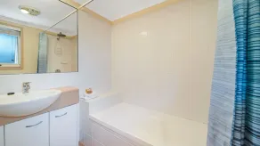 Dawn by Discover Stradbroke,  Budget and pet friendly. - Image 2
