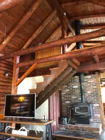 Private getaway cabin in the woods - Image 2