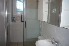 Family home 200 metres from the sea - Image 4