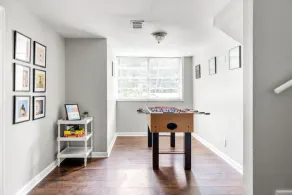 Modern 4-Bedroom Retreat with High-Tech Amenities - Image 2