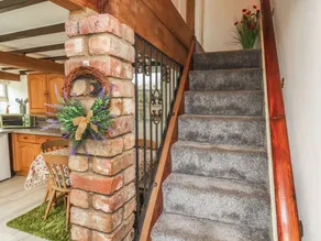 Corner Cottage - Image 2