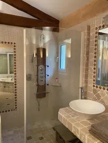 Provencal villa in a peaceful setting - Image 4