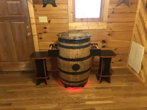 PRIVATE & SECLUDED-ROMANTIC, DANCING BEAR CABIN - Image 2