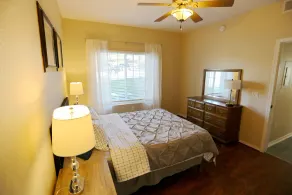 Cozy 2b2b condo ground floor - Image 5