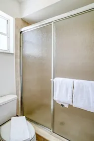 Three Bedroom Pool Home- Direct Channel Views - Image 2