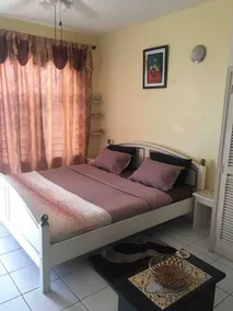 1 Bed Villa - Sleeps 2 - Garden - Parking - Wifi - Image 3
