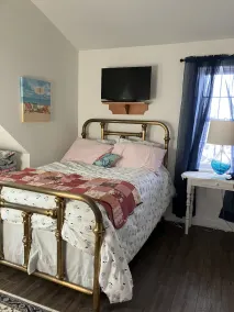 2 Story Beach House with full screen porch - Short walk to beach - Image 3