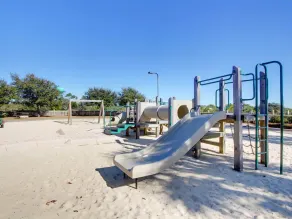 Beach Club 203D by Youngs Suncoast - Image 3