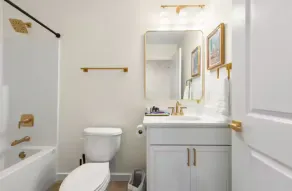 Magazine Inn - Image 3