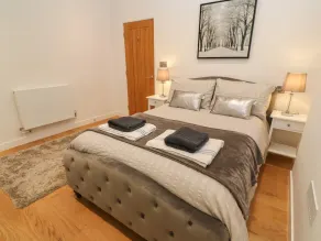 1 RIVER VIEW, pet friendly, country holiday cottage in Looe - Image 4