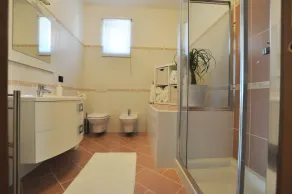 New  Apartment with Lake View - Image 4