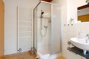 Sonnige Ferienwohnung mit Balkon und WLAN - Image 3