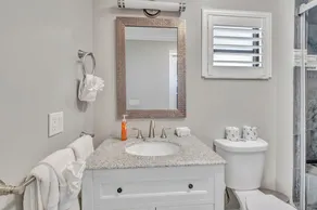 TROPICAL FAMILY OASIS ON CANAL-PET FRIENDLY - Image 2