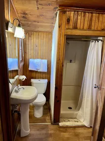 Casey's Cabins - Image 5