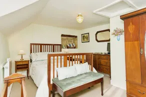 Ye Olde Cottage - Image 4