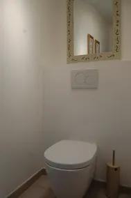 Behageligt stenhus med privat pool og moderne komfort. - Image 2