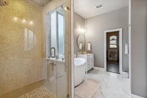5 Bedroom Home + Pool + Media Room+ Grill! - Image 4