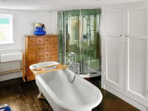 4 bedroom accommodation in Matlock - Image 4