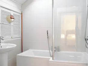 2 bedroom accommodation in near Kilgetty - Image 4